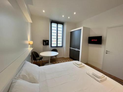 Tiny Apartment with ideal subway connection, Mailand