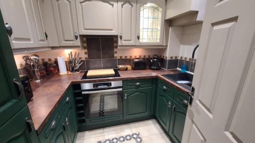 ห้องครัว, Samuels' a duplex apartment by Spires Accommodation in Lichfield City Centre in ลิชไฟลด์