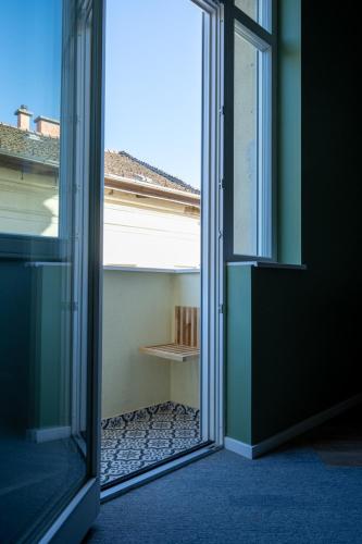 a50-balcony-Designer apartments No4, Budapest (photo 6)