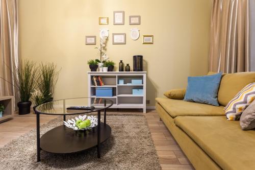  Deluxe One-Bedroom Apartment  image 6