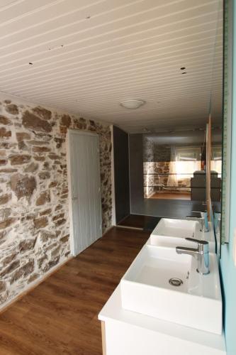 Zuhanyzó, Gite La Morinière, en Vendée (Gite La Moriniere, en Vendee) in Saint-Fulgent