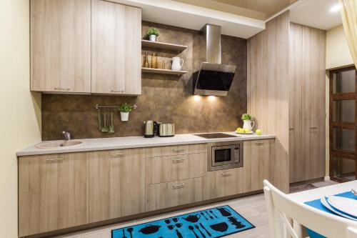 Deluxe One-Bedroom Apartment  image 3