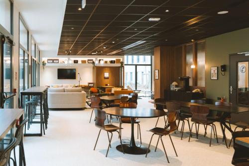 Business center, Bikube Lyon near Memorial National de la Prison de Montluc