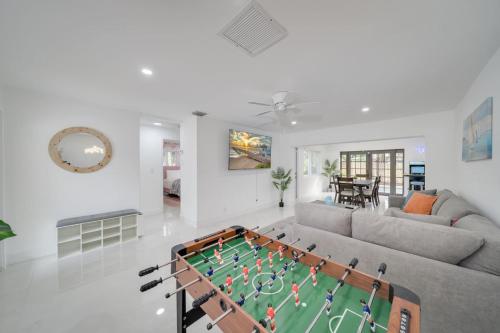 Home with Games Pool Paradise – khách sạn tại Đồi Lauder