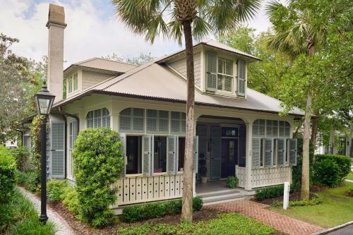 4 Bedroom Wilson Village Home 43