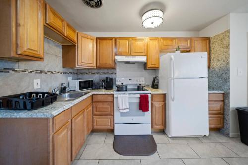 Stylish Comfort 1BD for Your Perfect Getaway Mins Walk to Downtown Ferndale in Ferndale, USA