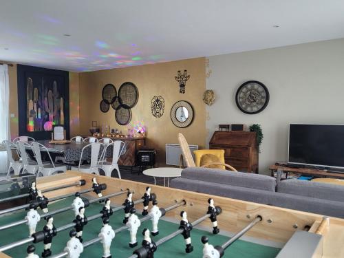 Maison avec grange, jeux et enquête gîte à louer La Vieille Ferte