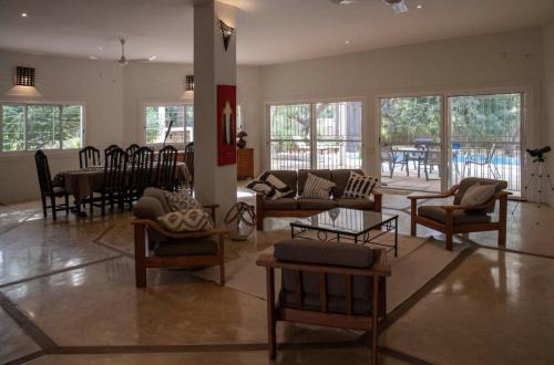 公共休息室/电视室, Villa Oasis in 新蒂安