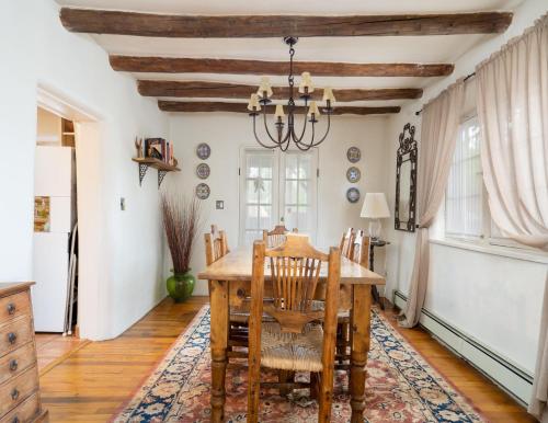 Harmony House 3 Bedrooms 2 wood fireplaces 3 patios - image 6
