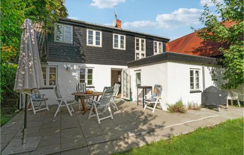 . 4 Bedroom Stunning Home In Samsø