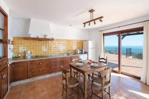 Villa Amanecer by Villa Plus 5