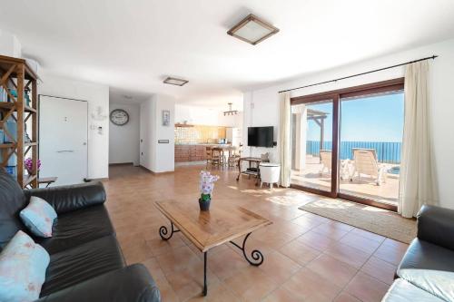 Villa Amanecer by Villa Plus 4