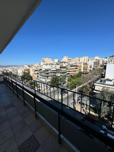 Top-Floor in Poligono, Spacious 2-Bedroom Apartment, Athens (photo 4)