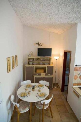 2 bedrooms, 3 beds