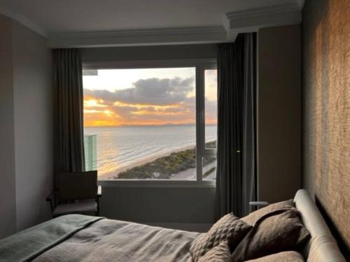 Beautiful view on playa Mansa - Paramount Building in Pine Beach