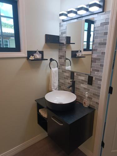 Elenas Modern 2BR Comfy Home