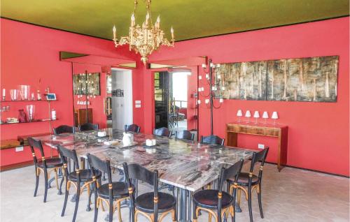Seven-Bedroom Holiday Home in Perugia - image 2