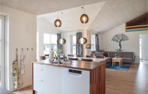 cuina, Four-Bedroom Holiday Home In Ejstrupholm in Ejstrup