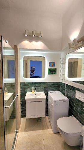 One-Bedroom Apartment image 1