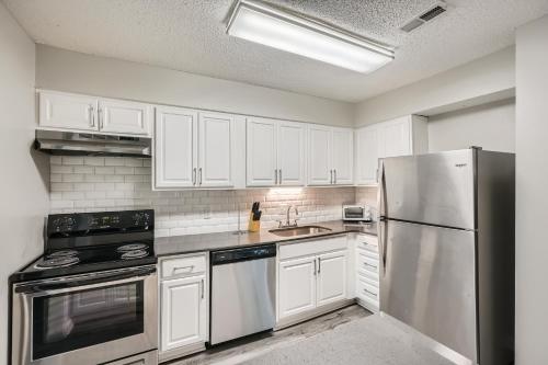 Crest At East Cobb 1822h Comfort Spacious 2bd 2bt in Marietta, USA