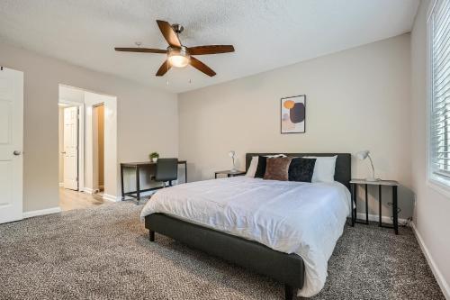 Crest At East Cobb 1812 Comfort, Spacious 2bd 2bt detail