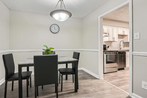 Crest At East Cobb 1830b Comfort Spacious 2bd 2bt thumb 4