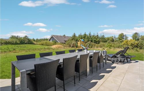 Vue extérieure, Stunning Home In Tarm With Kitchen in Hemmet