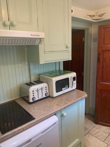 The Old Stables in ברנסלי