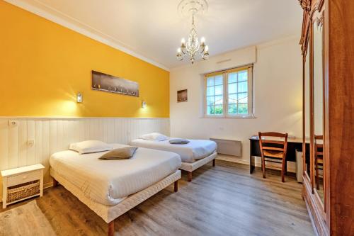 2 twin beds