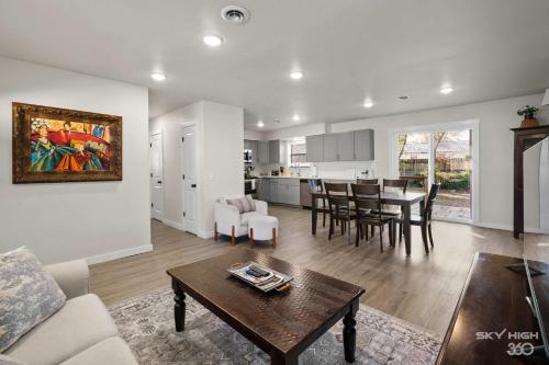 Beth Ln Breakaway Family Home-Blocks from Walmart HQ in Bentonville, USA