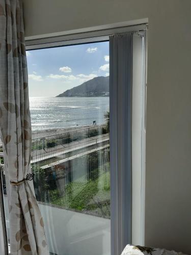 Beach View Apartment - First floor with balcony in นิวคาสเซิล