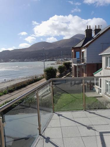 Beach View Apartment - First floor with balcony in นิวคาสเซิล