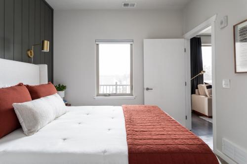 Curated, New Build Condo on TART Trail, With Bikes, Traverse City (foto 9)