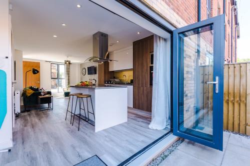Rest&Recharge at Waterway House (4 Bedrooms, 7 Beds, 2 Bathrooms, Free parking), Mánchester (foto 7)