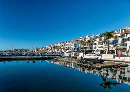 2 bedroom with sea and mountain views, pool, Marbella (foto 6)