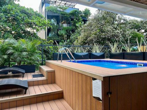 Villa with Pool & Rooftop El Poblado by Nowa, Medellín