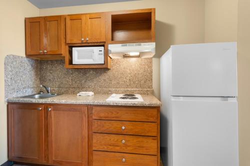 Risewell Kitchen Suites Pleasanton - 주방