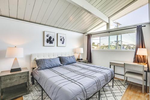 3 Mi to Balboa Park Water-View Condo with Balcony in San Diego, USA