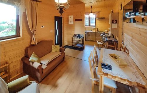 2 Bedroom Gorgeous Home In Darlowo in Nowy Kraków