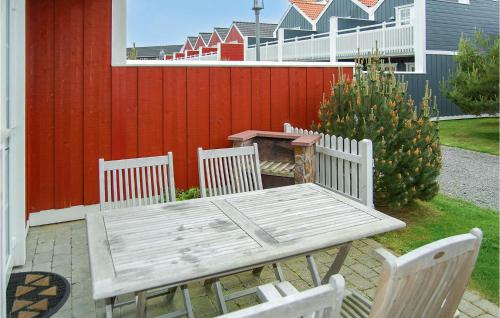 Vista exterior, Nice Home In Blavand With Sauna in Oksby