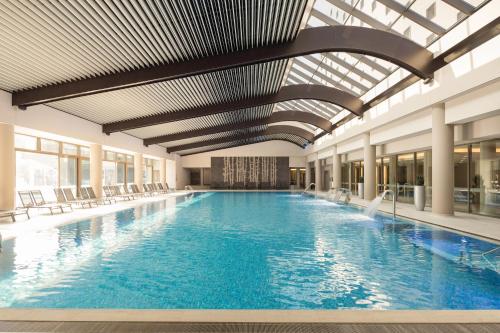 Piscină, Ramada Plaza by Wyndham Bucharest Convention Center in Bucureşti