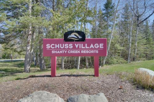 Schuss Mountain Resort Condo Walk to Ski Slopes in Mancelona, USA
