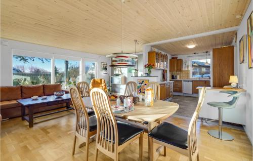 Kitchen, 3 Bedroom Gorgeous Home In Kalvehave in Kalvehave