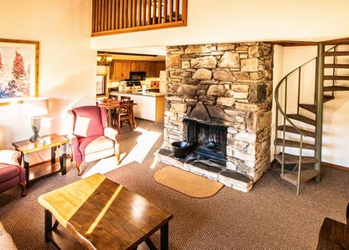 Mountain Loft Resort - Lake Lure, NC in Lake Lure, USA