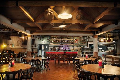 Hotel Loco - image 5