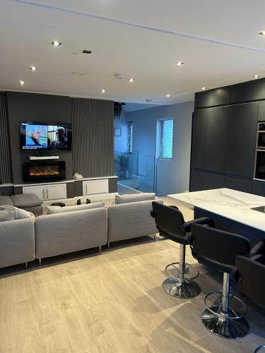 Croke Park 3-Beds 1 pullout bed SLEEPS 8