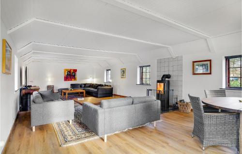  Beautiful Home In Nykøbing Sj With Kitchen in Nykøbing Sjælland