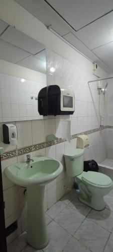 2 twin beds
