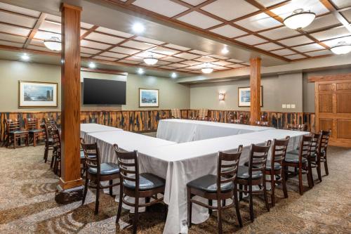 Best Western Premier Mariemont Inn - image 2