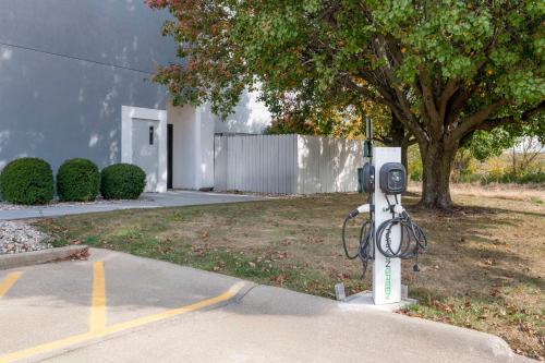 Hampton Inn Mattoon - image 2